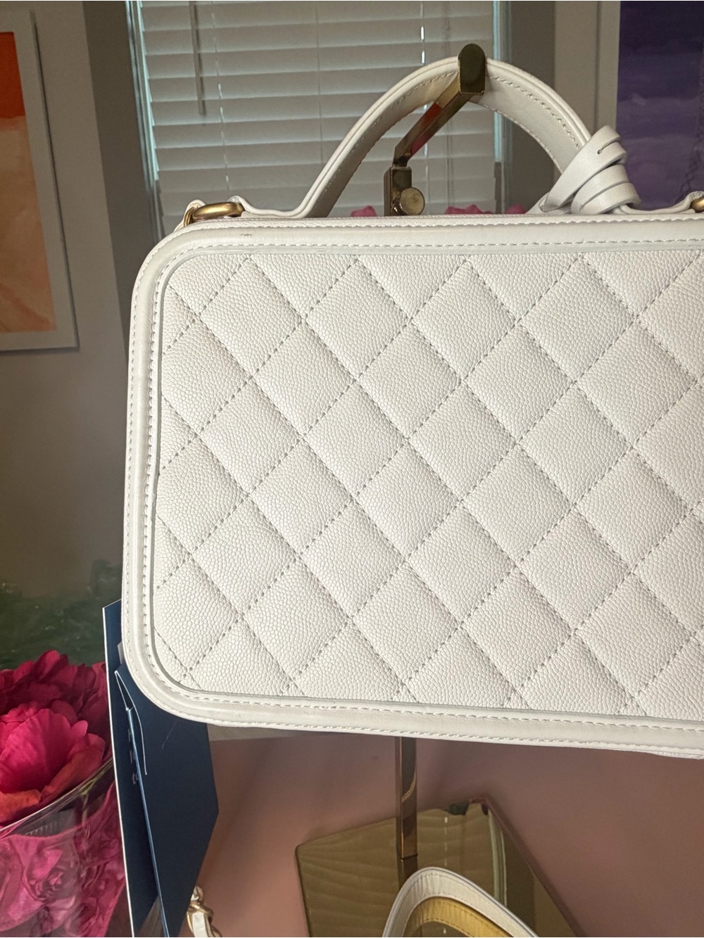 Authentic Chanel CC Filigree Vanity Case White Caviar Gold Hardware COA ICONIC - Picture 3 of 16